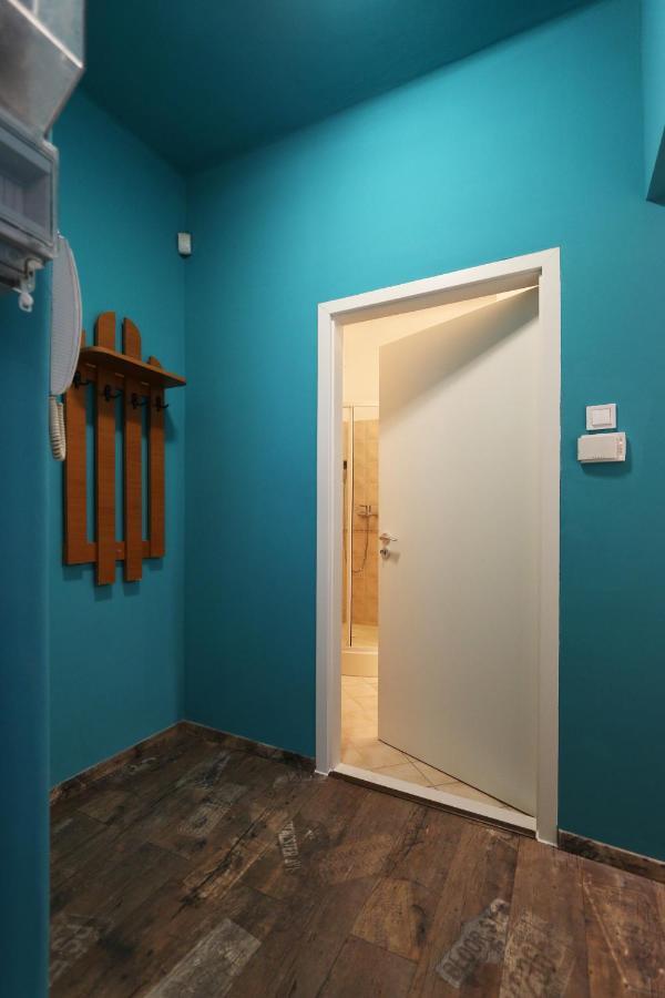 West End Apartment *
